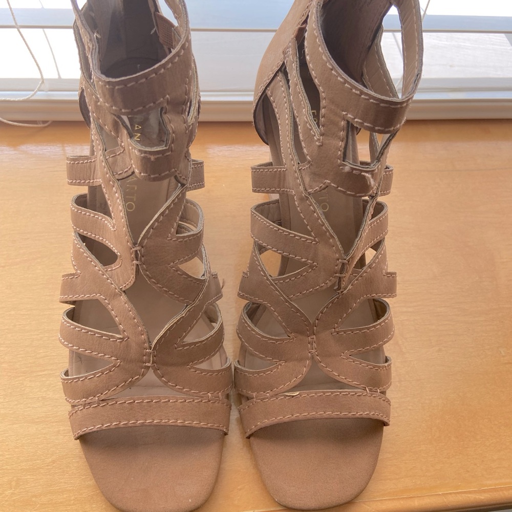 Franco Sarto nude wedge sandal with wooden heel.  Gorgeous & classy.